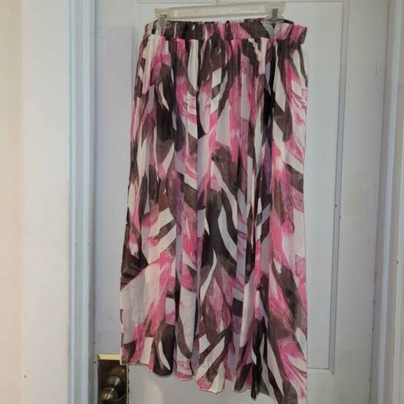 Unbranded Dresses & Skirts - 2XL Abstract Print Maxi Skirt